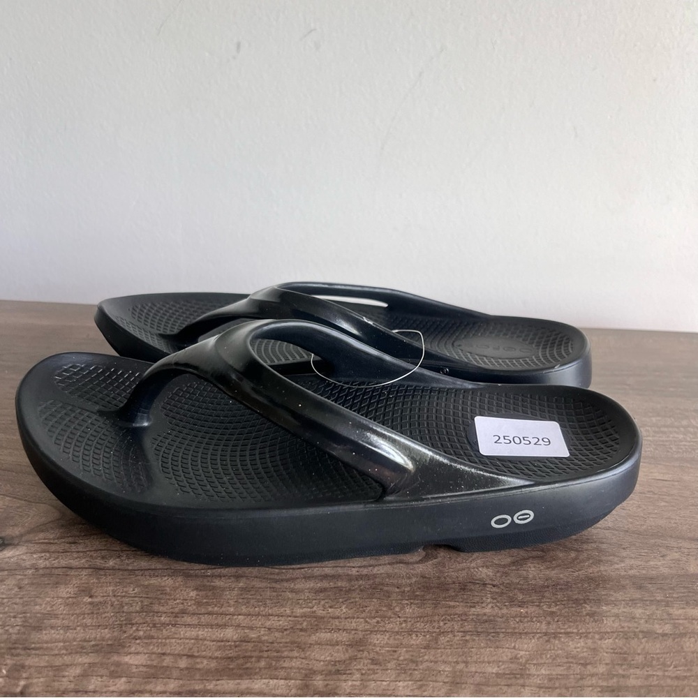 Oofos OOLaLa Women's Black Recovery Sandal Size 11 - Picture 3 of 7